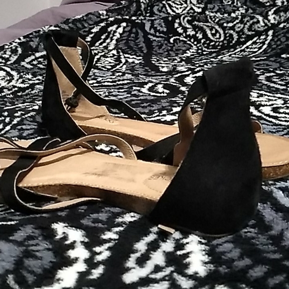 Sandals - Picture 2 of 4